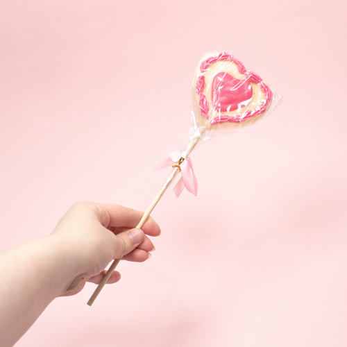Assorted Love Heart Strawberry Lollipop Sweet with Mermaid Doll Toy 85g Product Gallery Image