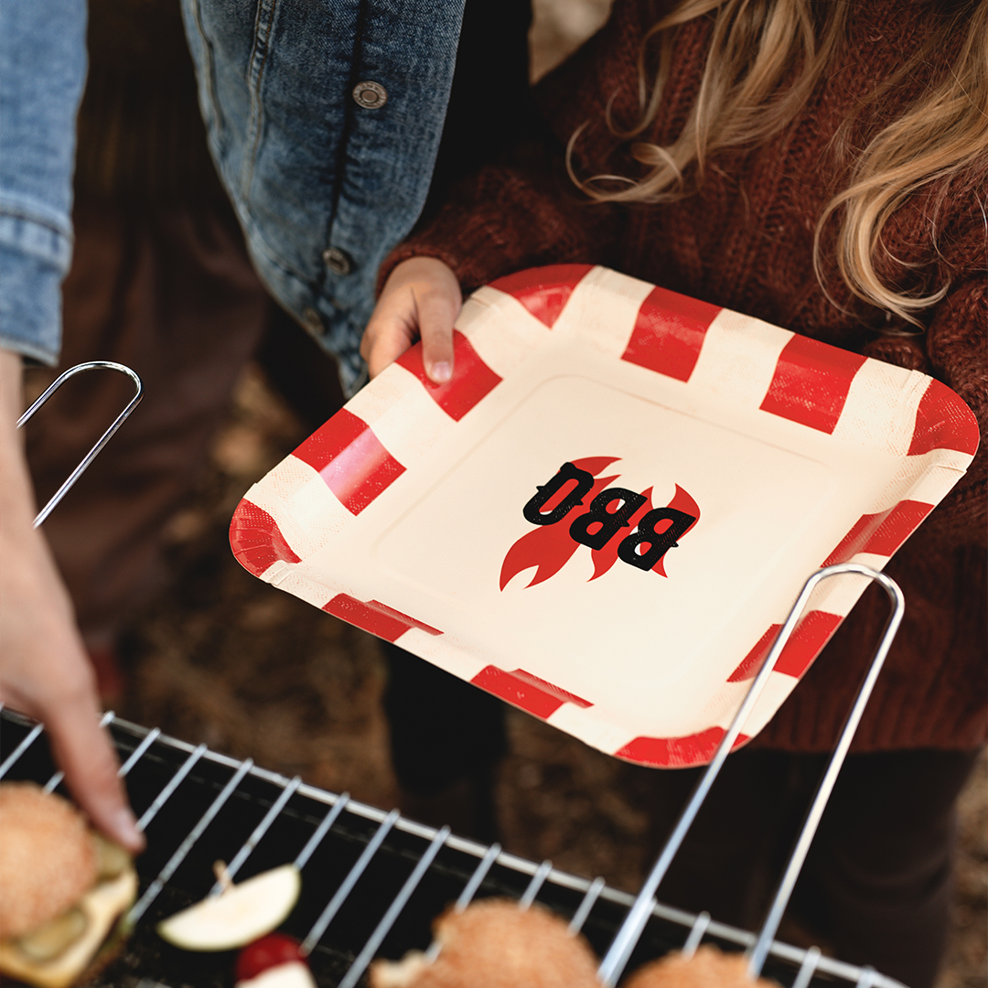 BBQ Red & White Square Paper Plates 26cm - Pack of 6 Product Gallery Image