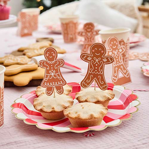 Candy Swirl Christmas Round Scalloped Paper Plates 22cm - Pack of 8 Product Gallery Image