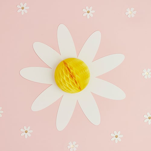 Gold Foiled White Daisy Shaped Table Confetti Scatter 10g Product Gallery Image