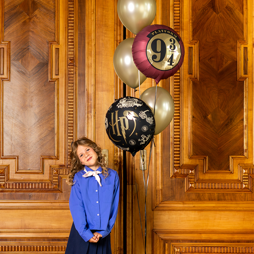 Harry Potter Platform 9 3/4 Burgundy Round Foil Balloon 45cm / 18 in View 2