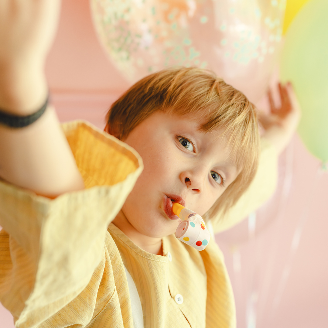 Multicolour Confetti Dots Whistle Party Blowouts - Pack of 6 View 3