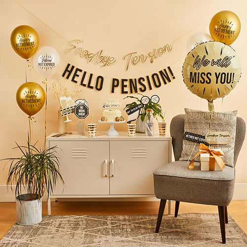 White & Metallic Gold Happy Retirement Latex Balloons 30cm / 12 in - Pack of 5 Product Gallery Image