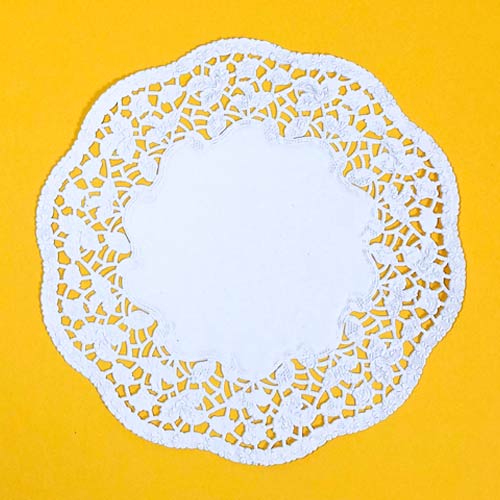 White Round Paper Doilies 21cm - Pack of 28